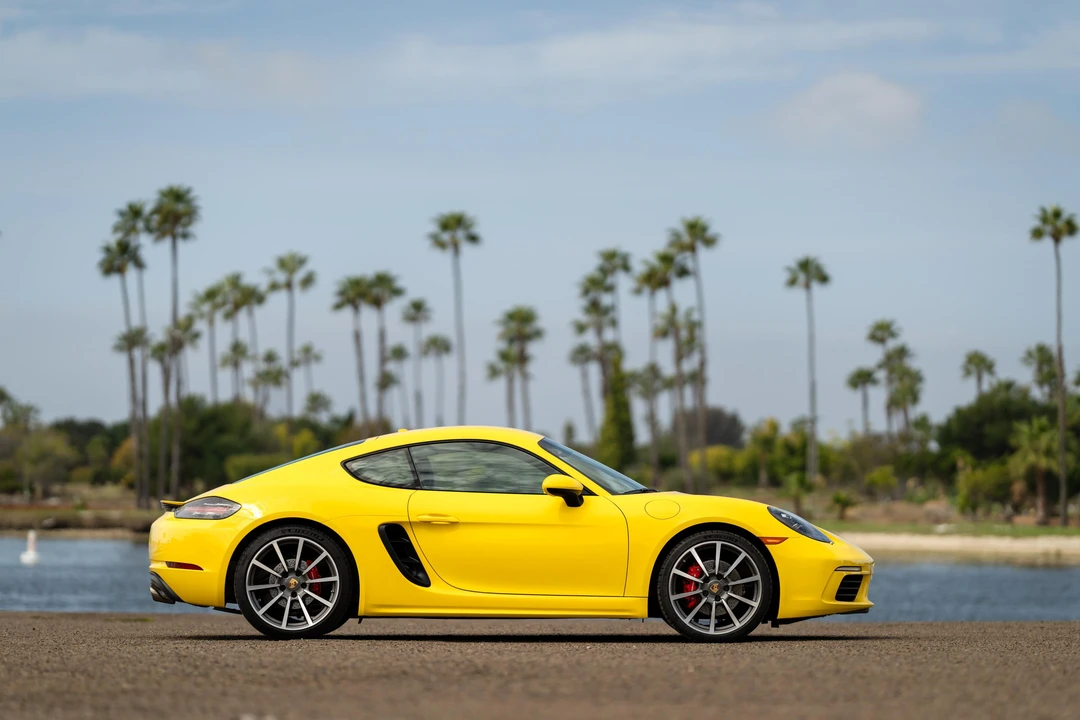 2018 Porsche 718 Cayman S - Image 8 of 31