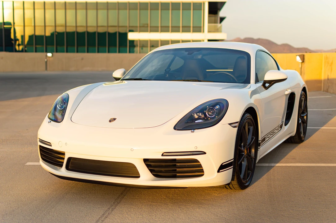 2018 Porsche 718 Cayman S - Image 12 of 31