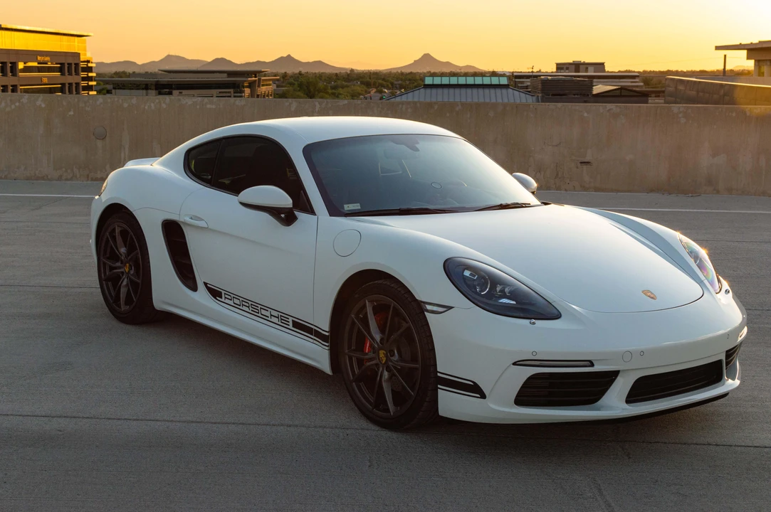 2018 Porsche 718 Cayman S - Image 2 of 31