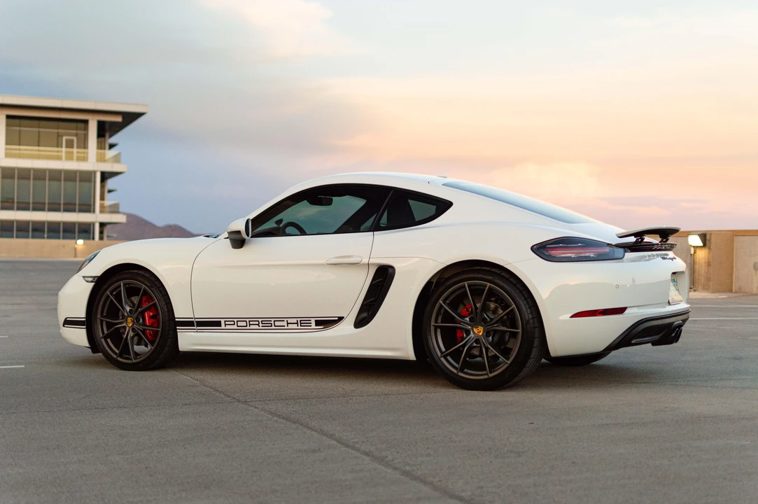 2018 Porsche 718 Cayman S - Image 19 of 31