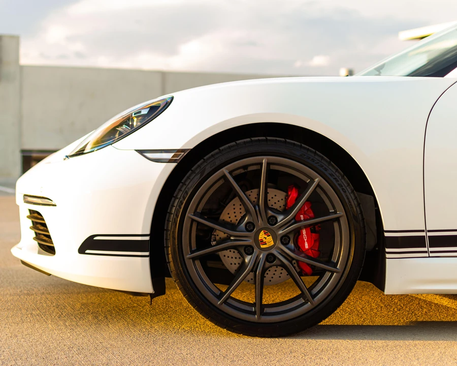 2018 Porsche 718 Cayman S - Image 16 of 31