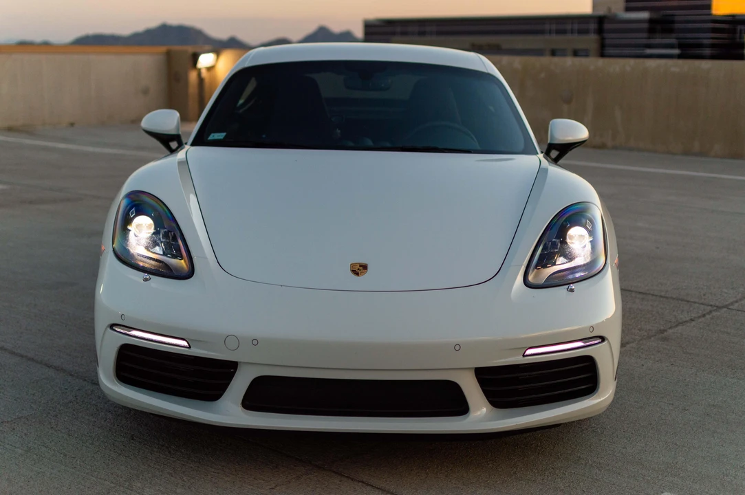 2018 Porsche 718 Cayman S - Image 8 of 31