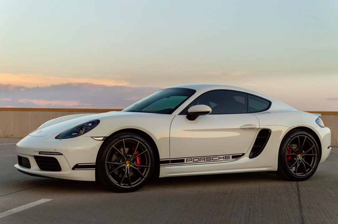 2018 Porsche 718 Cayman S - Image 14 of 31