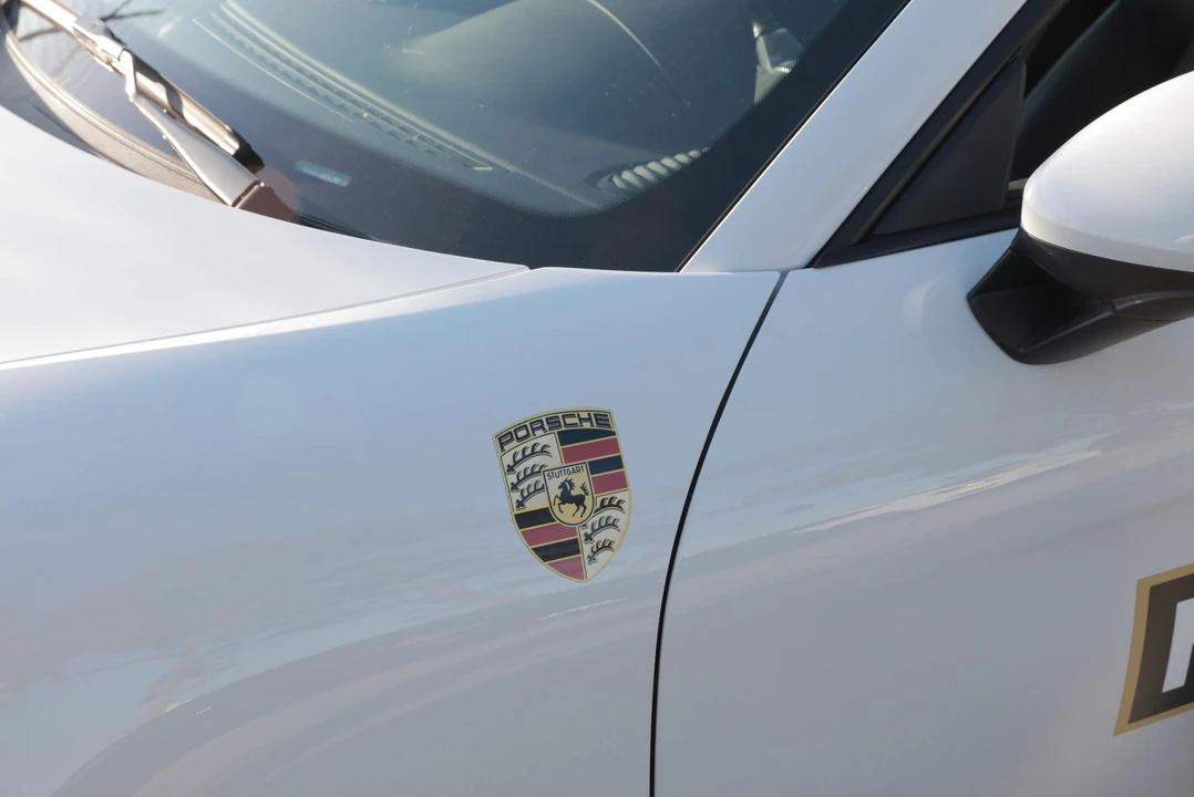 2018 Porsche 718 Cayman - Image 23 of 31