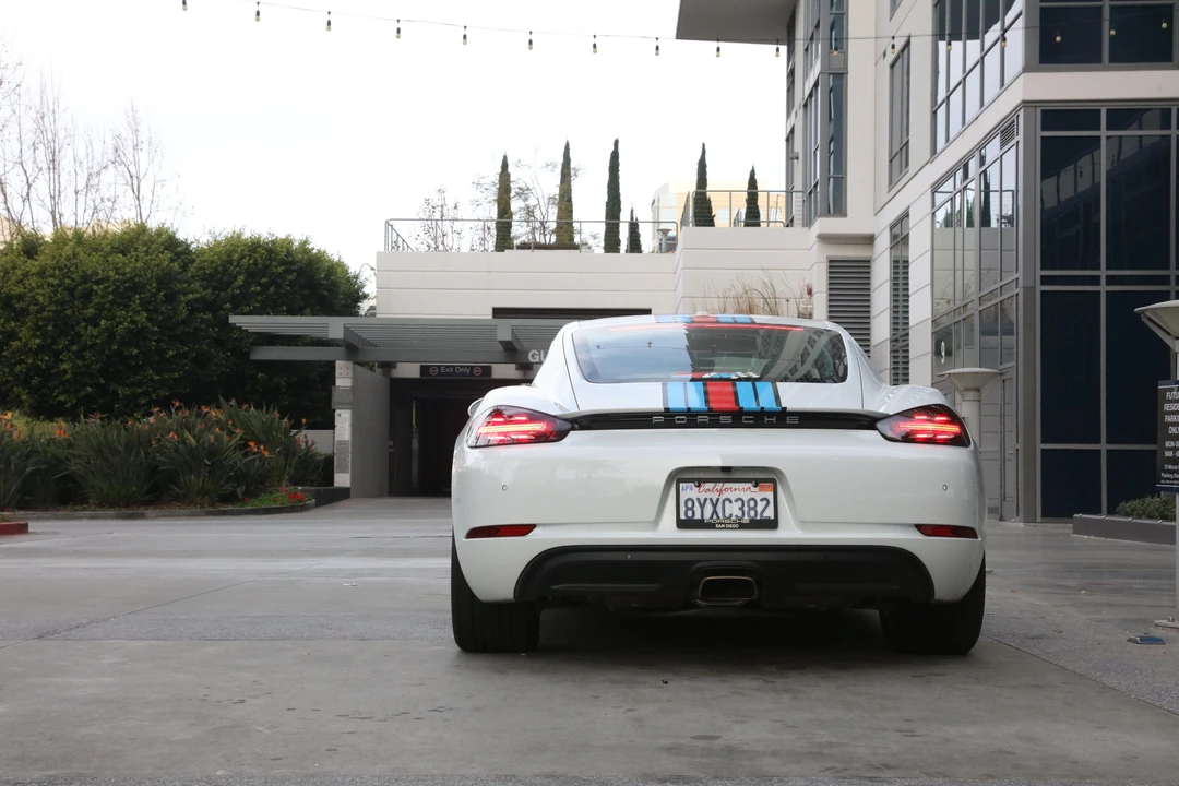 2018 Porsche 718 Cayman - Image 12 of 31
