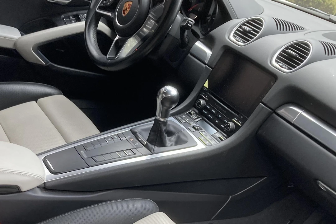 2018 Porsche 718 Cayman - Image 31 of 31