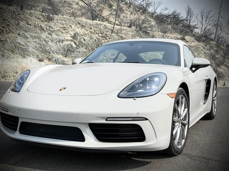 2018 Porsche 718 Cayman - Image 8 of 31