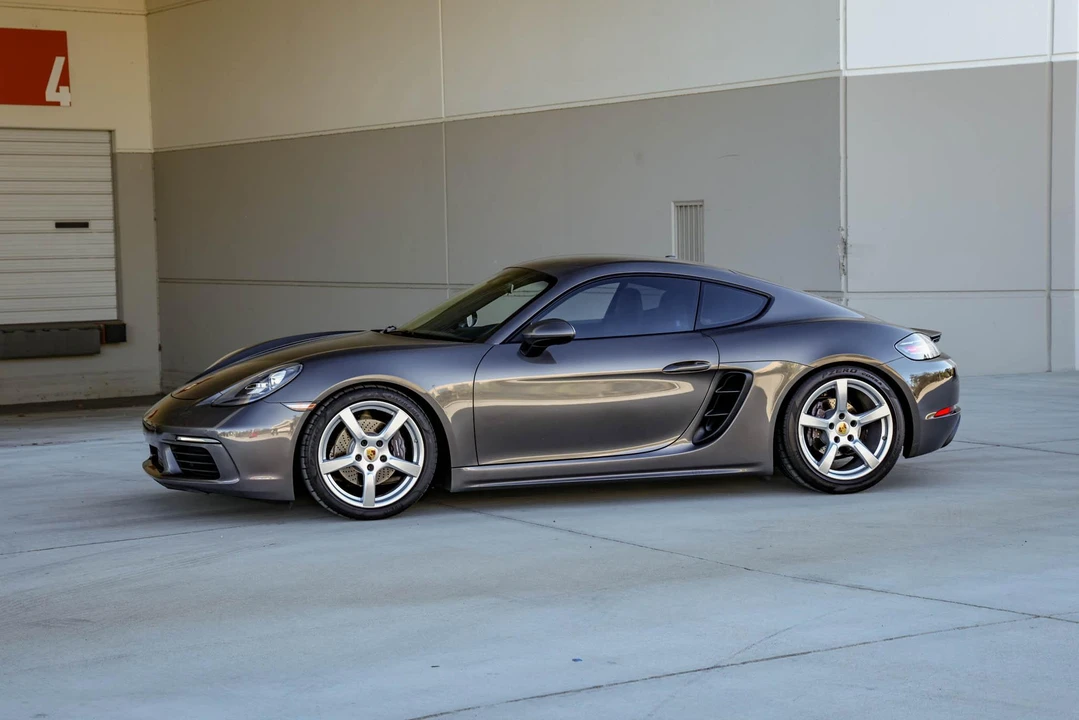 2018 Porsche 718 Cayman - Image 10 of 31