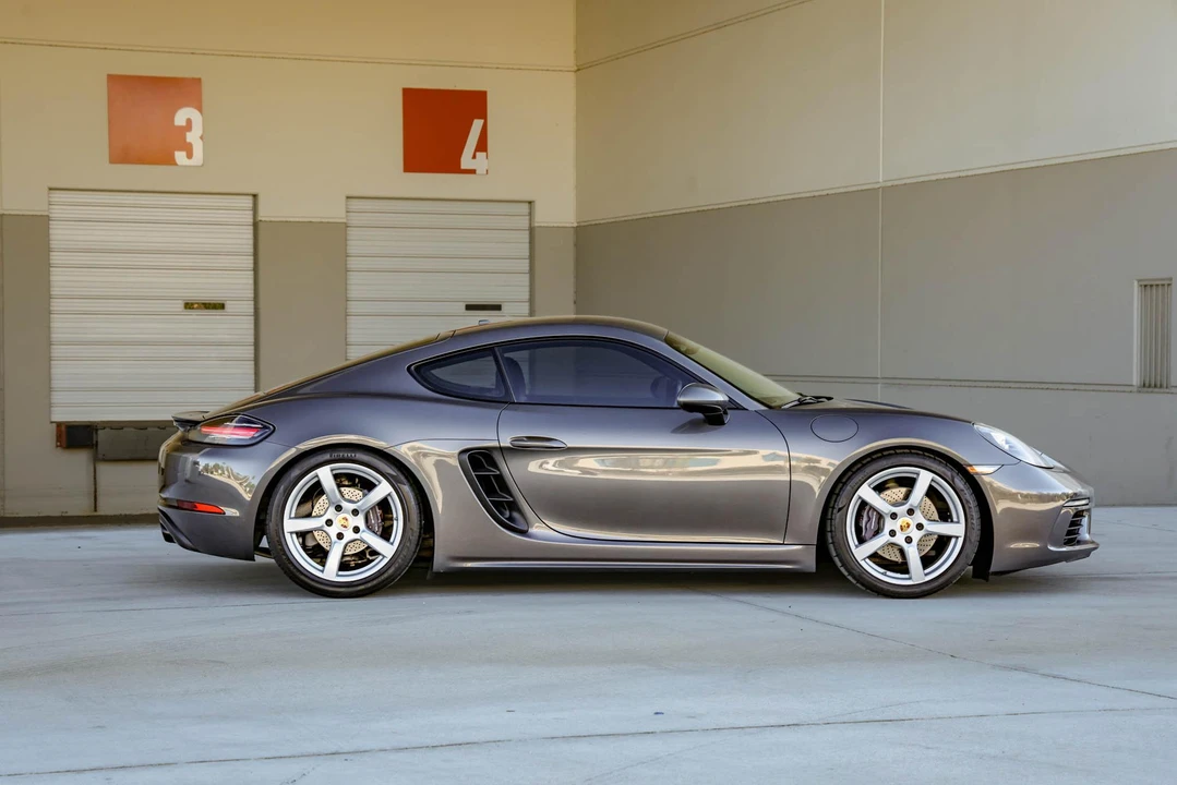 2018 Porsche 718 Cayman - Image 18 of 31