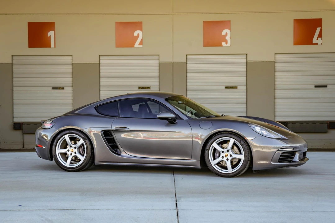 2018 Porsche 718 Cayman - Image 19 of 31
