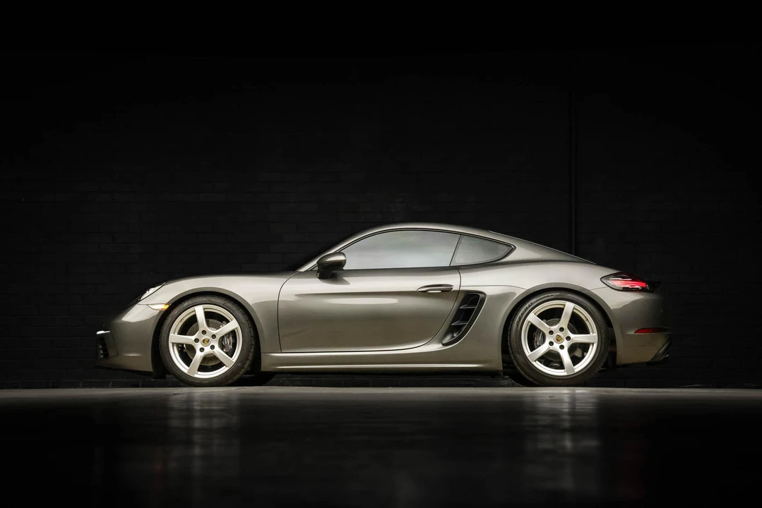 2018 Porsche 718 Cayman - Image 30 of 31