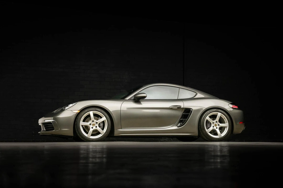 2018 Porsche 718 Cayman - Image 28 of 31