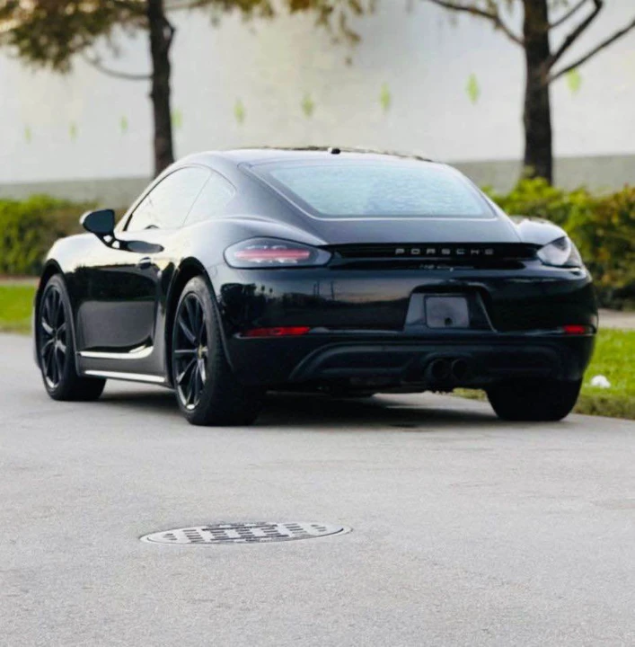 2018 Porsche 718 Cayman - Image 9 of 10