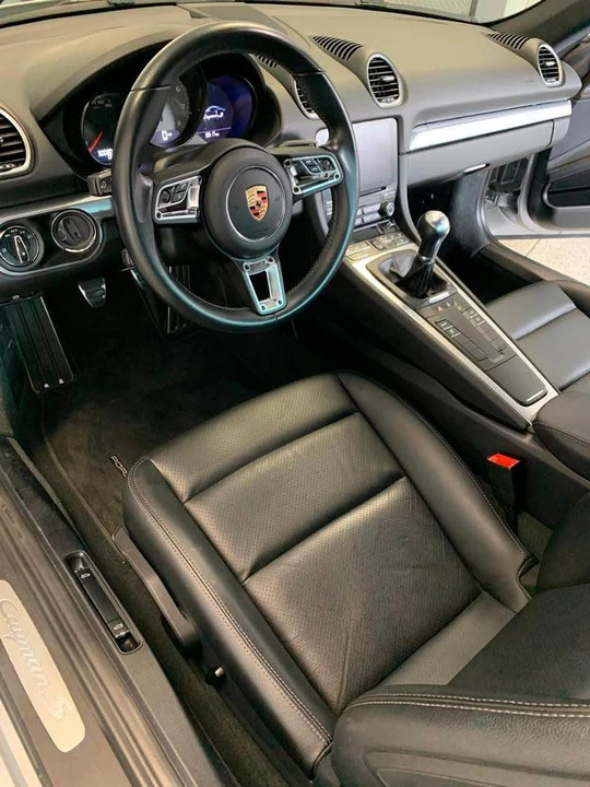 2018 Porsche 718 Cayman - Image 9 of 10
