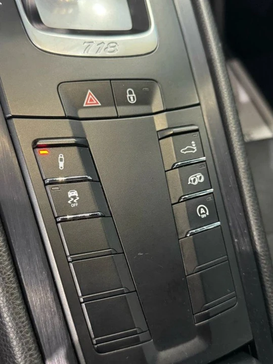 2018 Porsche 718 Cayman - Image 14 of 20