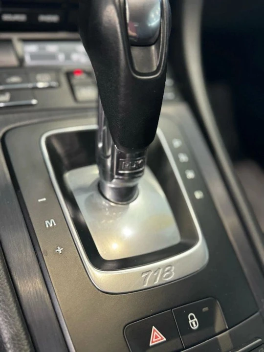 2018 Porsche 718 Cayman - Image 13 of 20