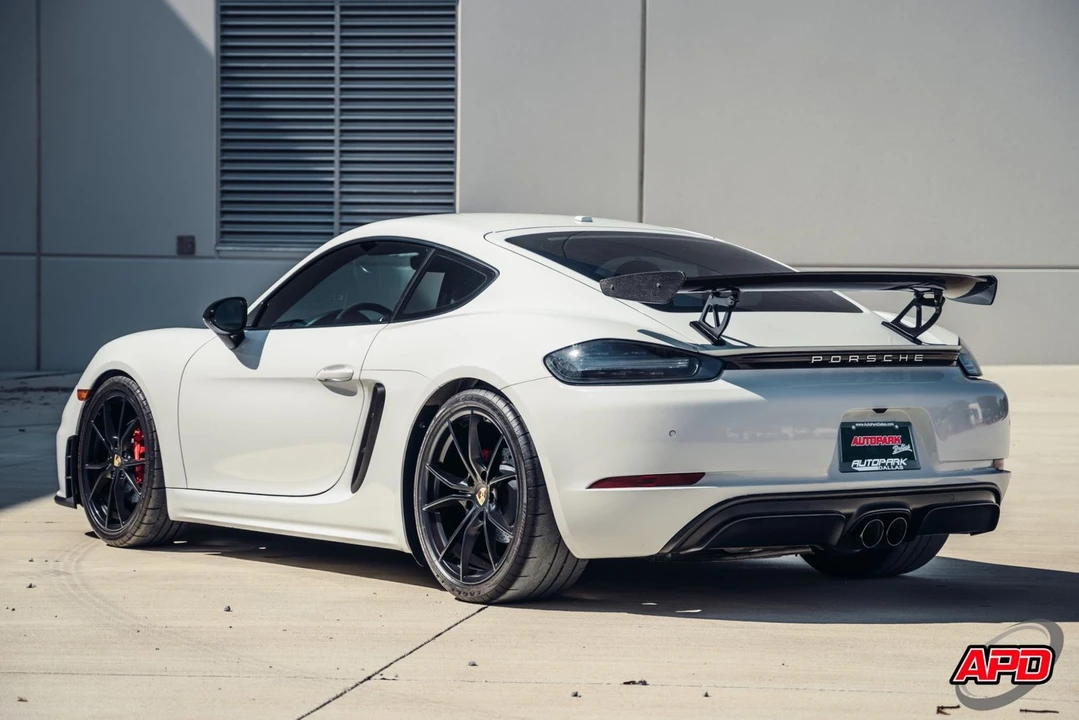 2018 Porsche - Image 9 of 12