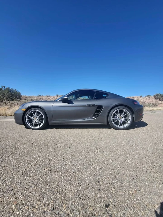 2018 Porsche 718 Cayman - Image 10 of 16