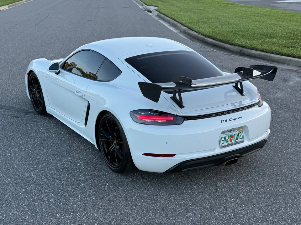 2018 Porsche - Image 4 of 19