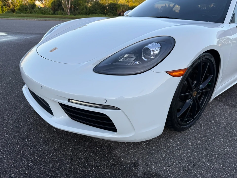 2018 Porsche - Image 18 of 19