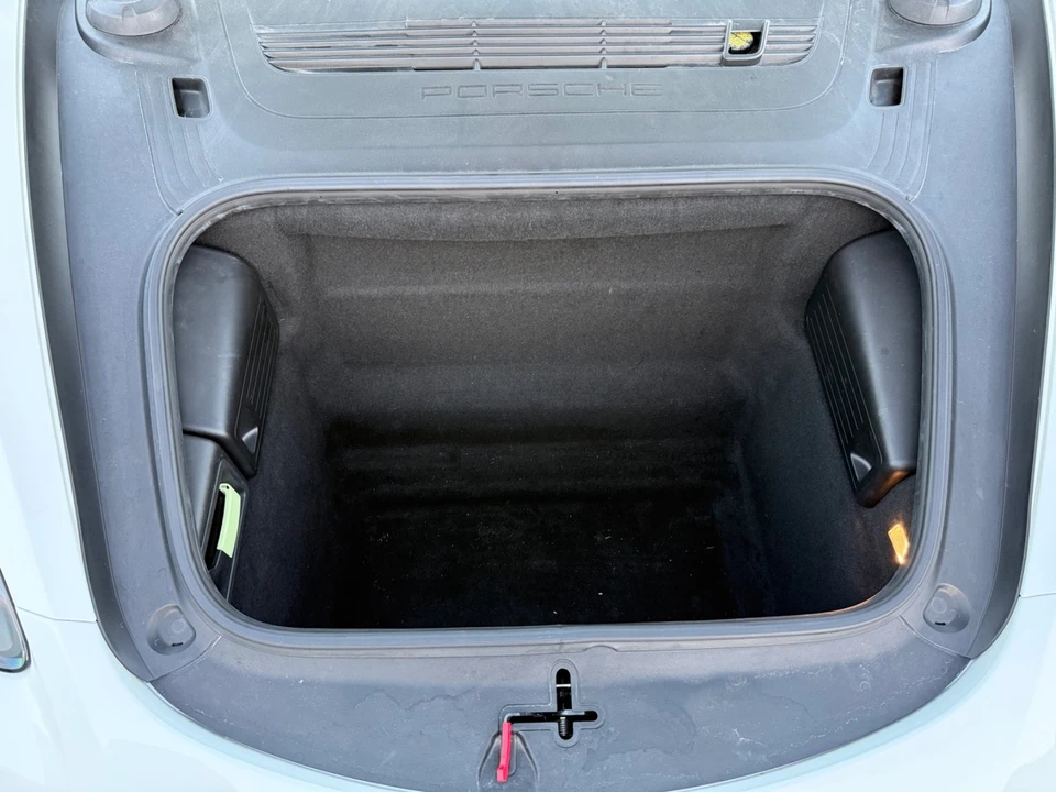 2018 Porsche - Image 14 of 19