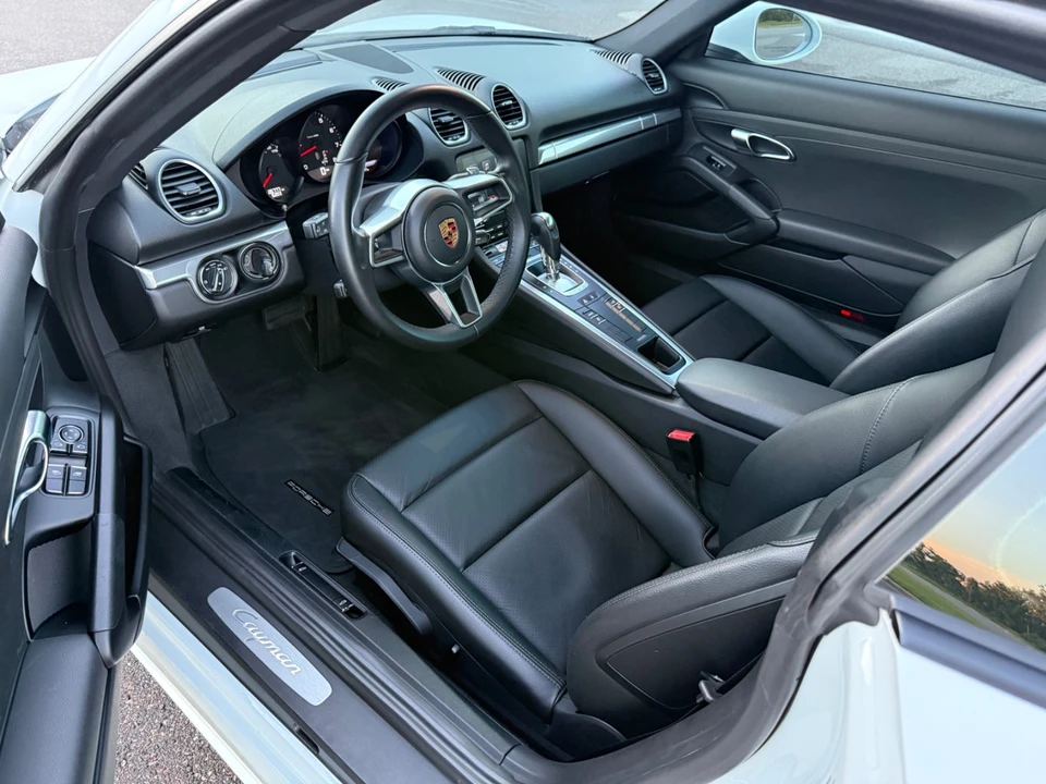 2018 Porsche - Image 7 of 19