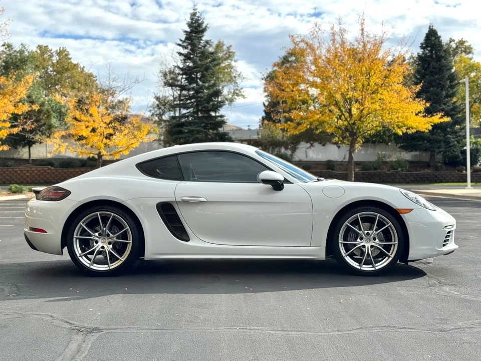 2018 Porsche 718 Cayman - Image 19 of 21
