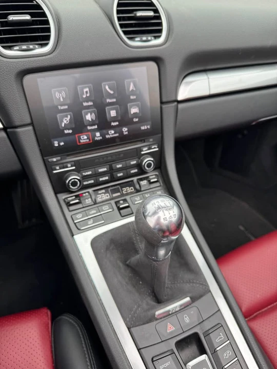 2018 Porsche 718 Boxster S - Image 11 of 19