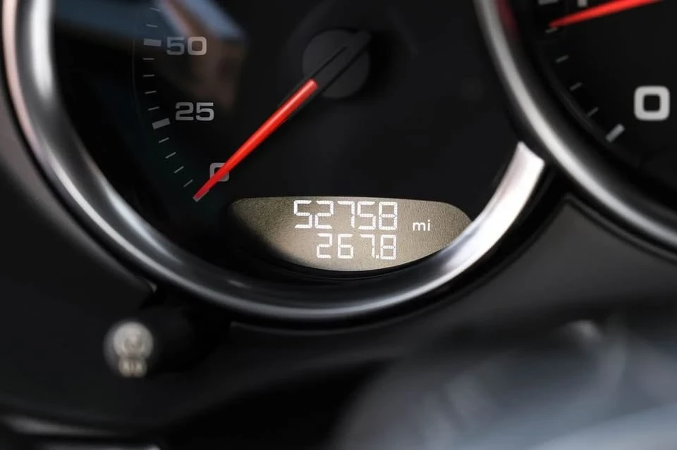 2018 Porsche 718 Cayman - Image 16 of 20