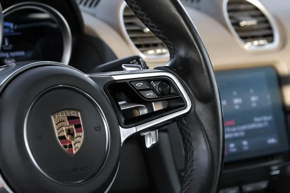 2018 Porsche 718 Cayman - Image 14 of 20