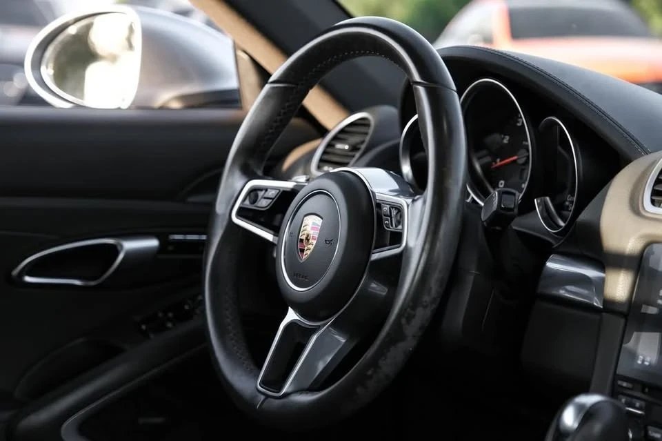 2018 Porsche 718 Cayman - Image 11 of 20