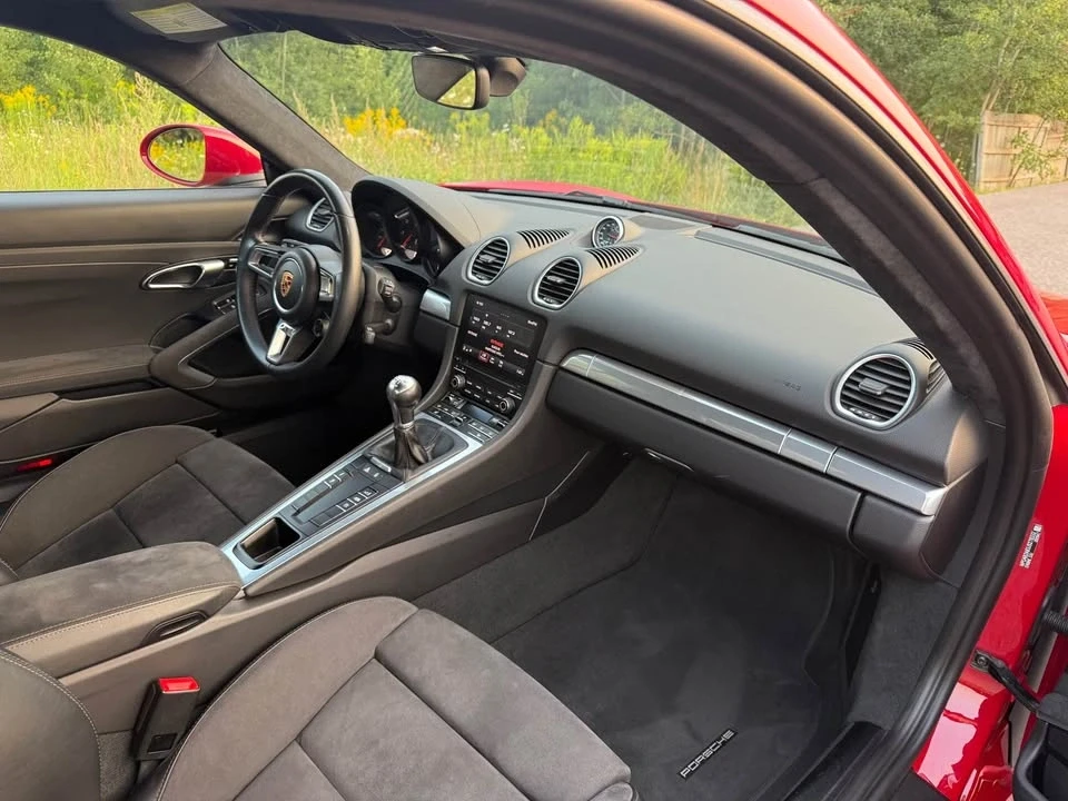 2018 Porsche 718 Cayman GTS - Image 8 of 15