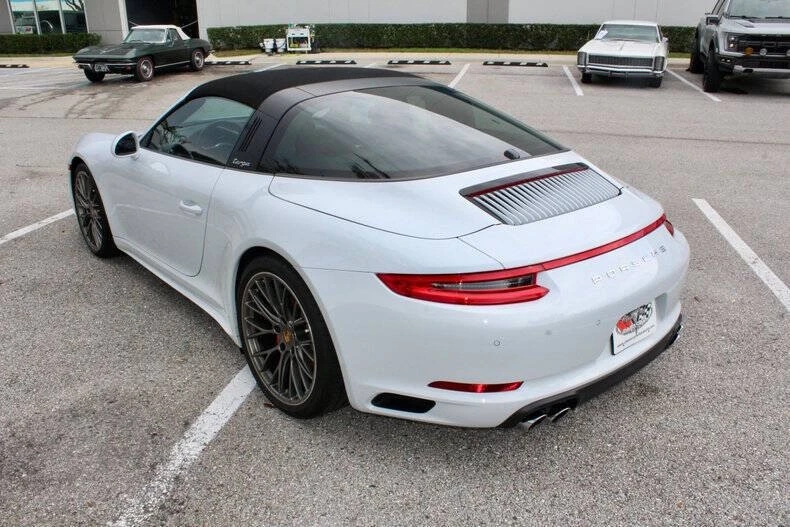 2018 Porsche 991 Carrera - Image 27 of 31