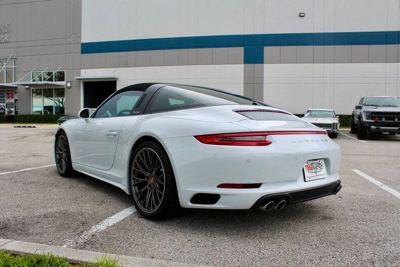 2018 Porsche 991 Carrera - Image 11 of 31