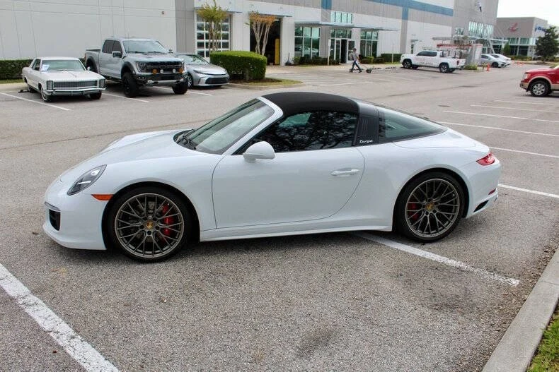 2018 Porsche 991 Carrera - Image 25 of 31