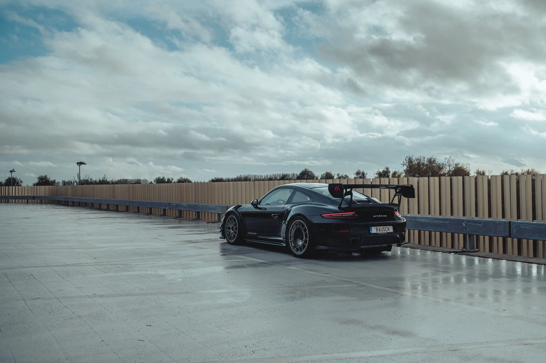 2018 Porsche 991 GT2 RS - Image 8 of 31