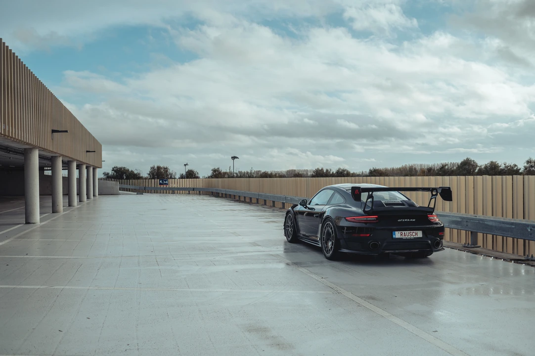 2018 Porsche 991 GT2 RS - Image 15 of 31