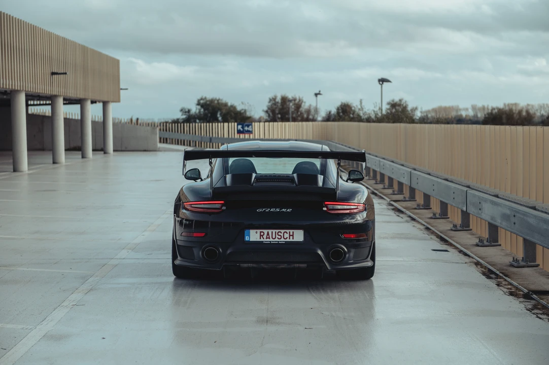 2018 Porsche 991 GT2 RS - Image 7 of 31