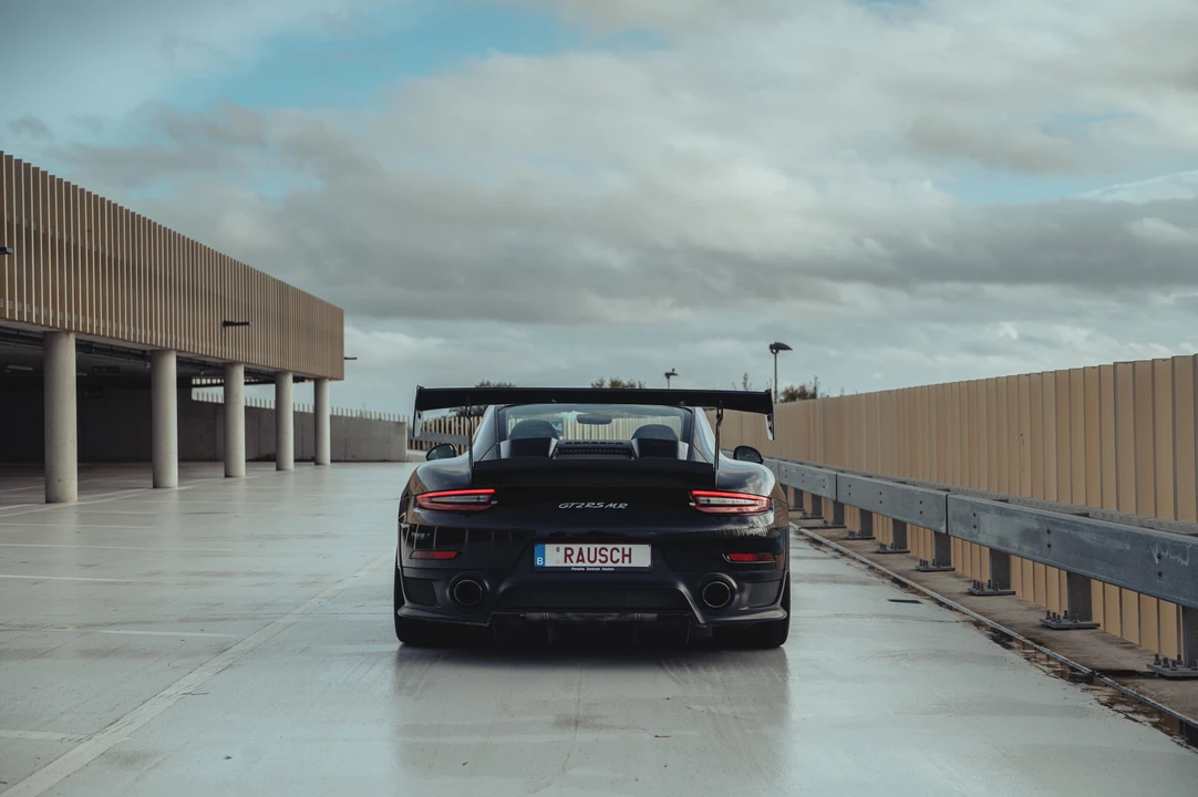 2018 Porsche 991 GT2 RS - Image 14 of 31
