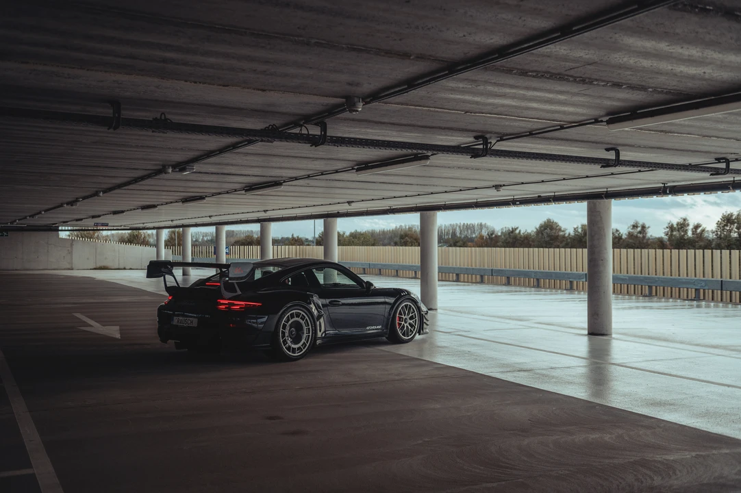 2018 Porsche 991 GT2 RS - Image 13 of 31