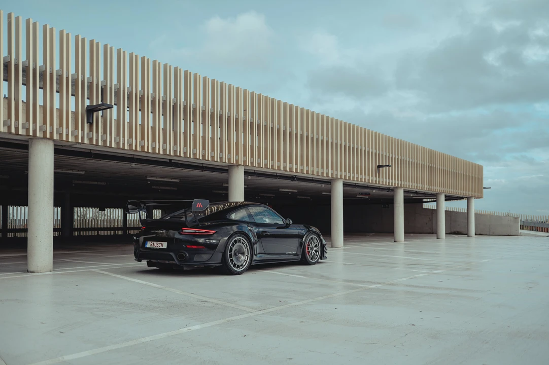 2018 Porsche 991 GT2 RS - Image 6 of 31
