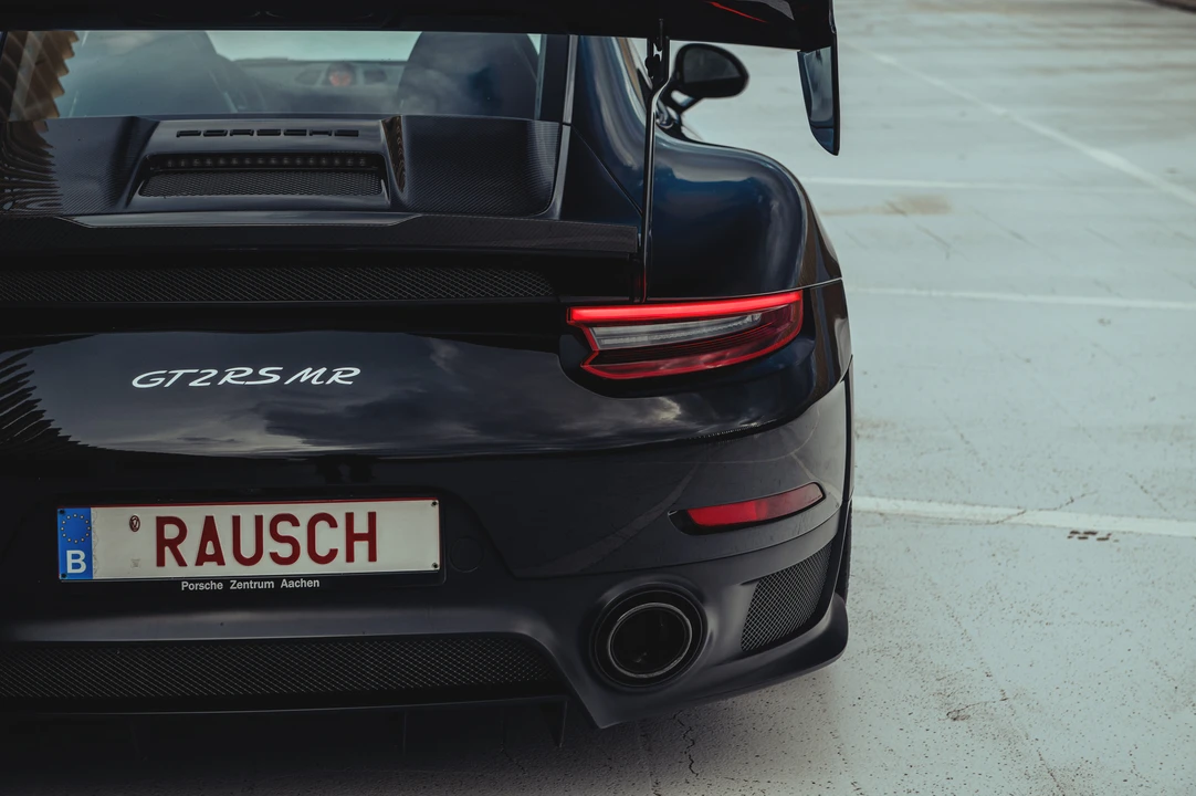 2018 Porsche 991 GT2 RS - Image 27 of 31