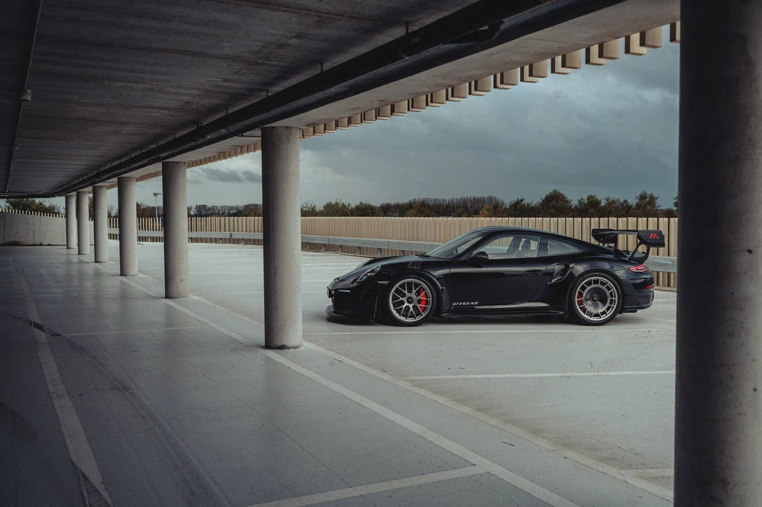 2018 Porsche 991 GT2 RS - Image 9 of 31