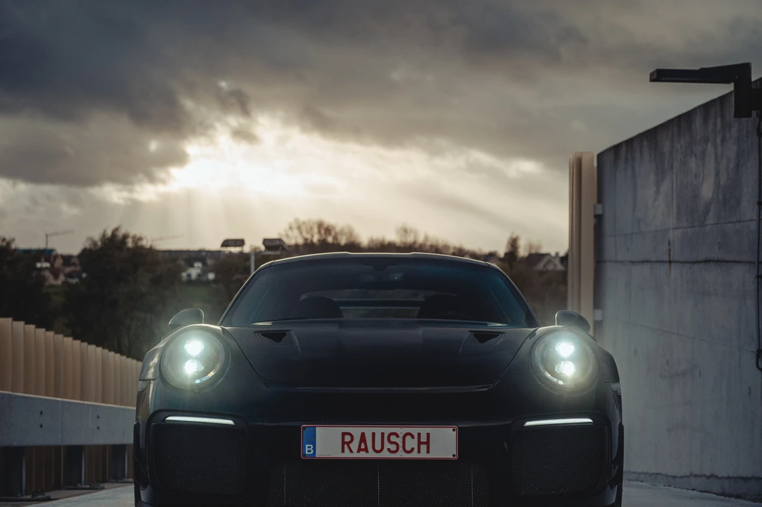 2018 Porsche 991 GT2 RS - Image 17 of 31