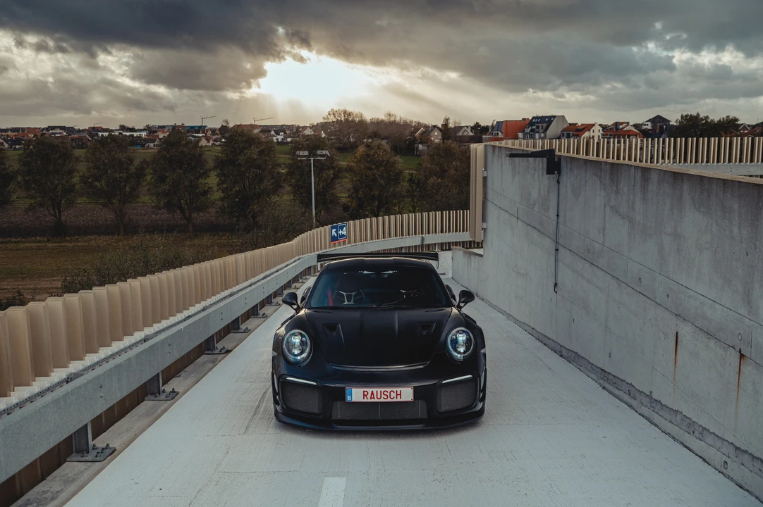 2018 Porsche 991 GT2 RS - Image 3 of 31
