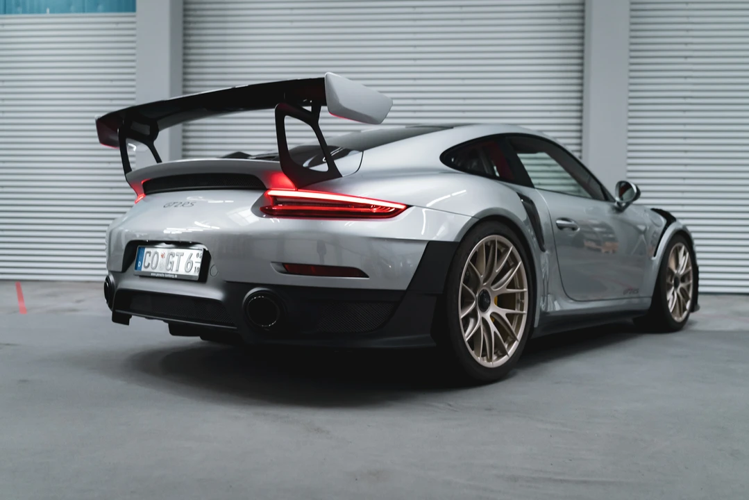 2018 Porsche 991 GT2 RS - Image 24 of 31