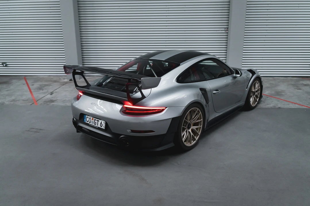 2018 Porsche 991 GT2 RS - Image 25 of 31