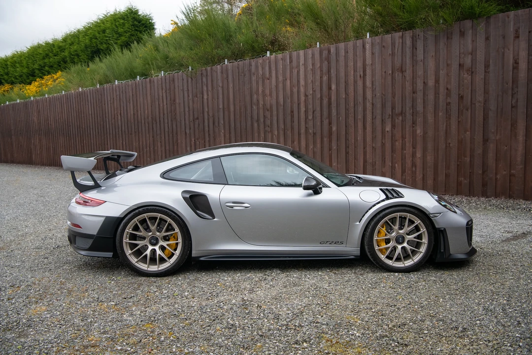 2018 Porsche 991 GT2 RS - Image 9 of 31