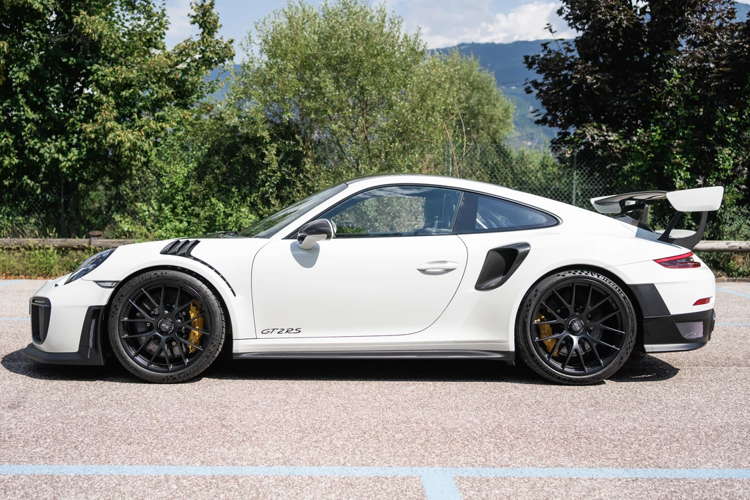 2018 Porsche 991 GT2 RS - Image 4 of 31