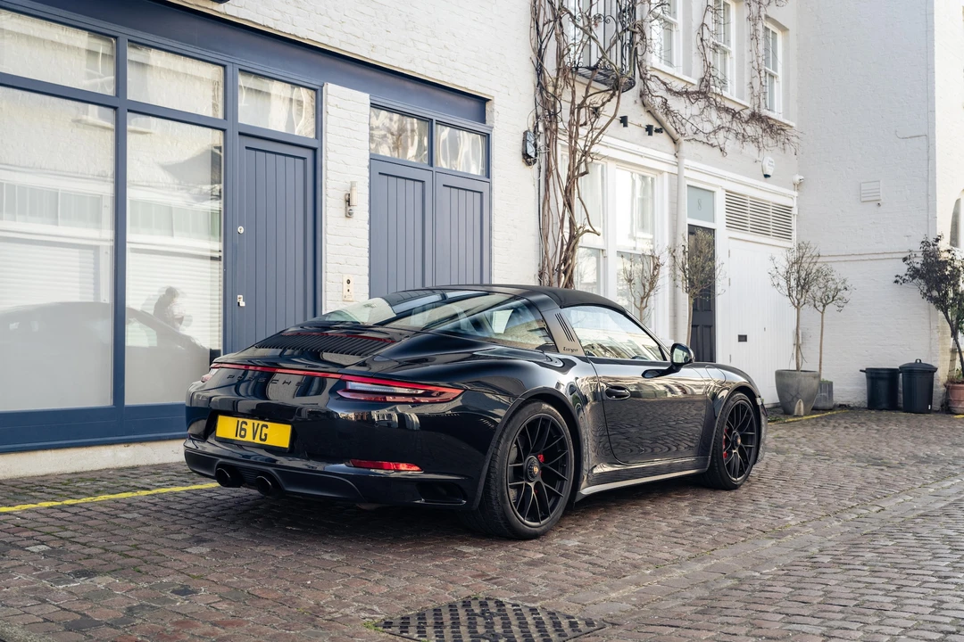 2018 Porsche 991 Carrera - Image 15 of 31